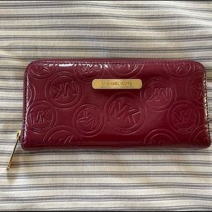 Michael Kors Ziparound Wallet